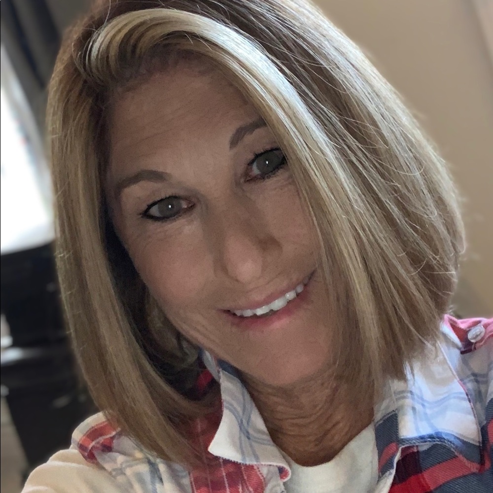Meet your Posher, Lisa